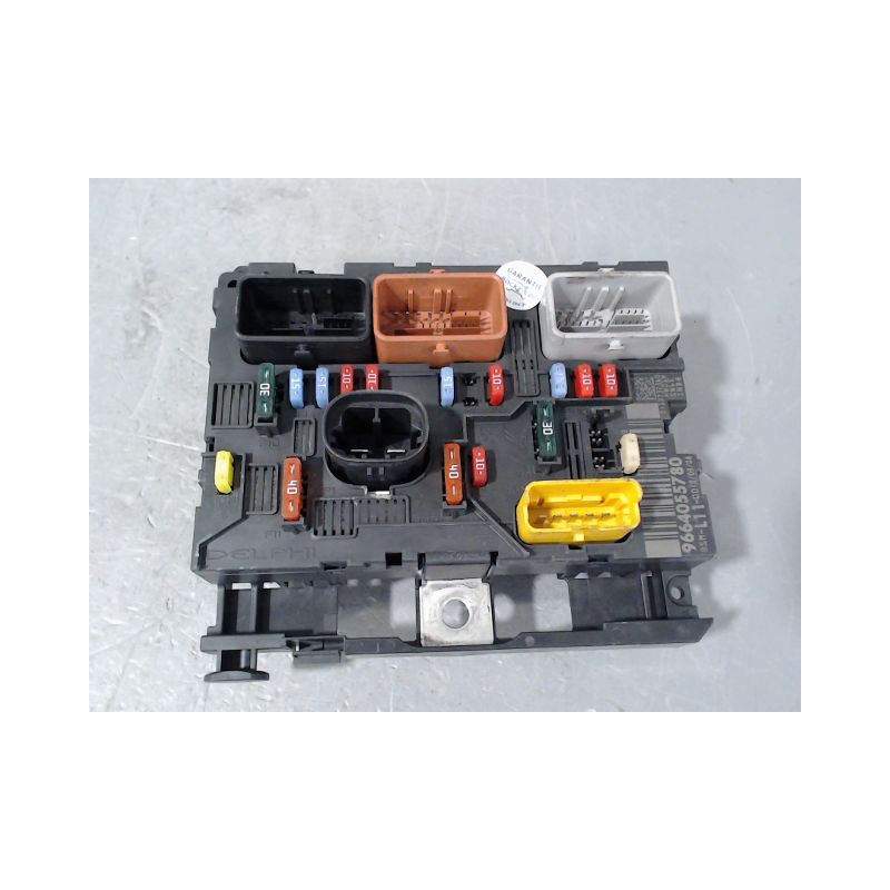 BOITE A FUSIBLES PEUGEOT 207 CC 2P 2007-...