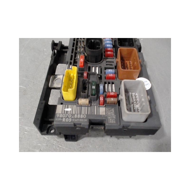 BOITE A FUSIBLES PEUGEOT PARTNER FG II PHASE 2 (B9) 2012-2015