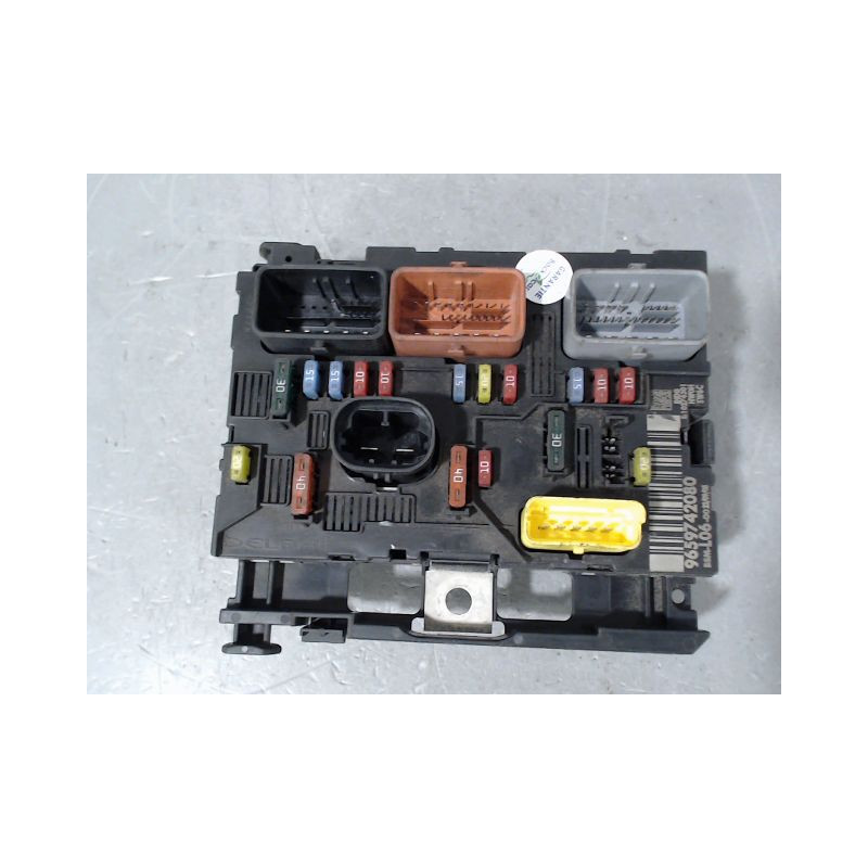 BOITE A FUSIBLES PEUGEOT 307 CC 2P Phase 2 2005-2008