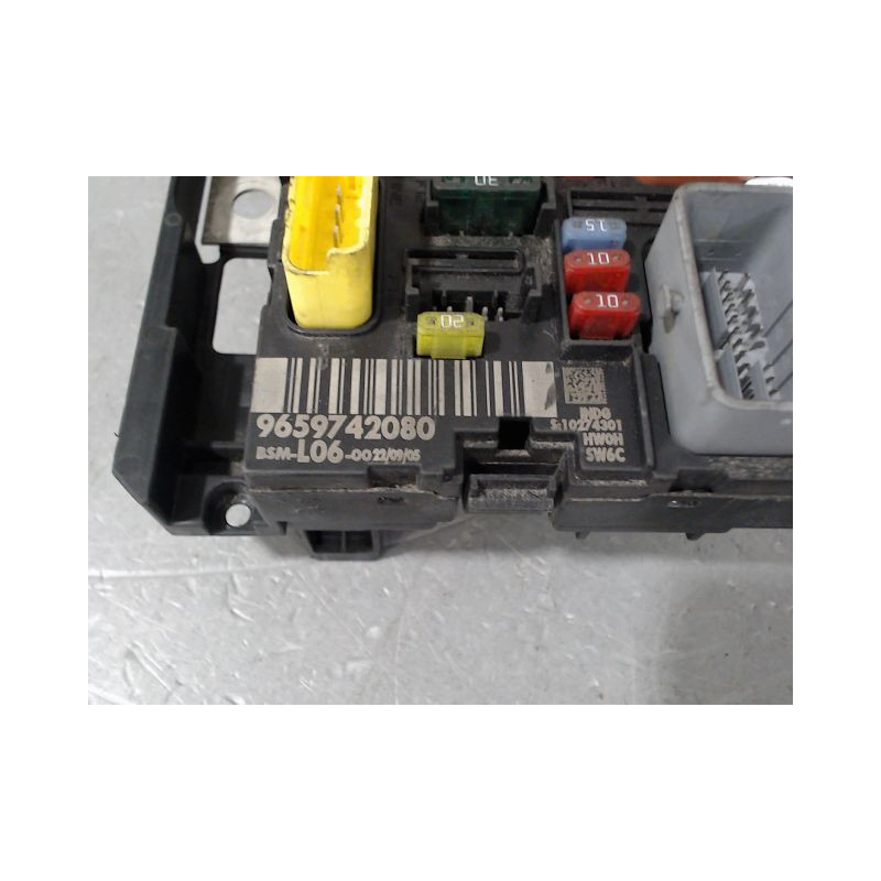 BOITE A FUSIBLES PEUGEOT 307 CC 2P Phase 2 2005-2008