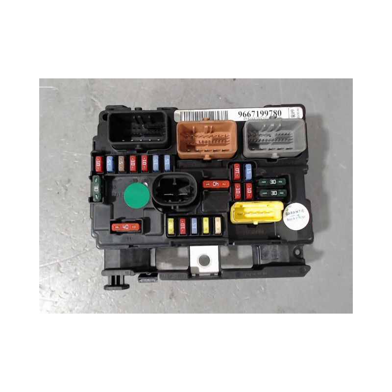 BOITE A FUSIBLES PEUGEOT 207 2006-2013
