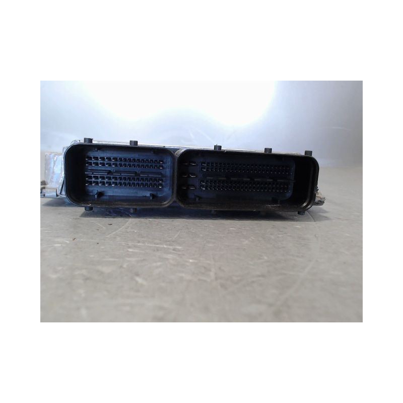 CALCULATEUR MOTEUR VOLKSWAGEN CADDY