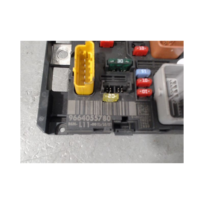 BOITE A FUSIBLES PEUGEOT 207 2006-2013