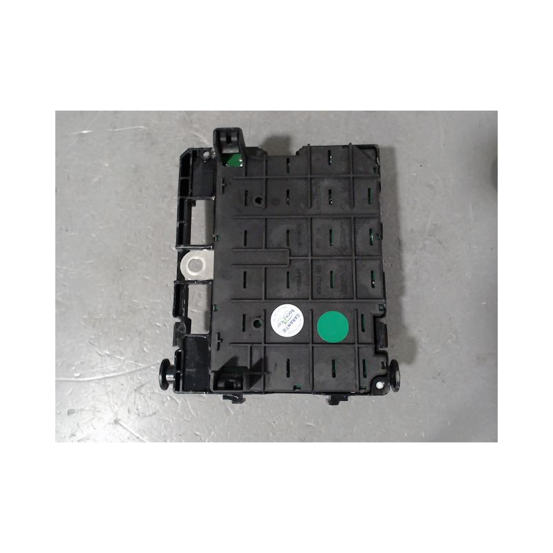 BOITE A FUSIBLES PEUGEOT 206