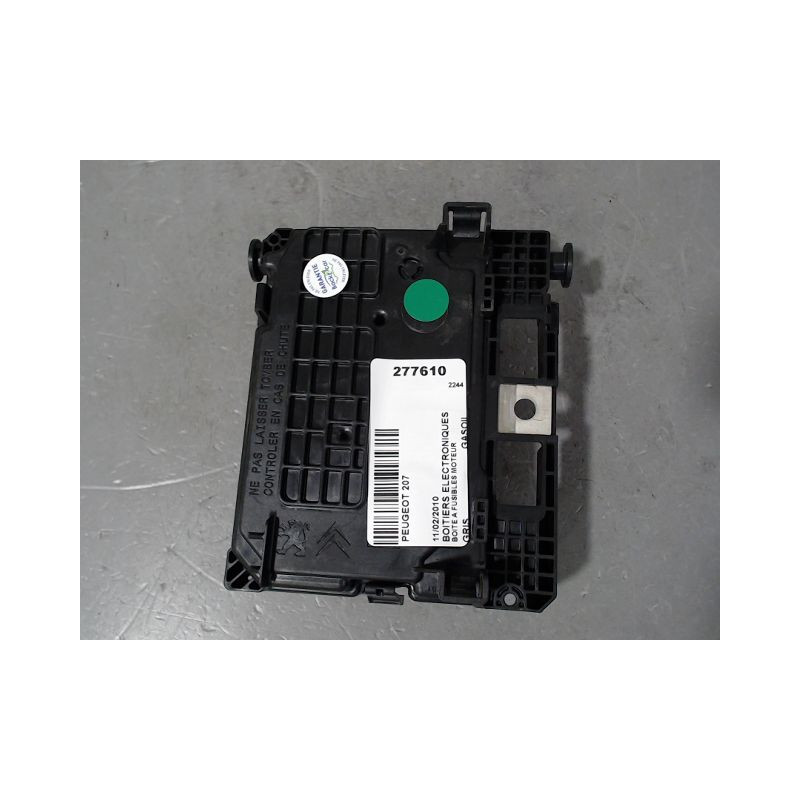 BOITE A FUSIBLES PEUGEOT 207