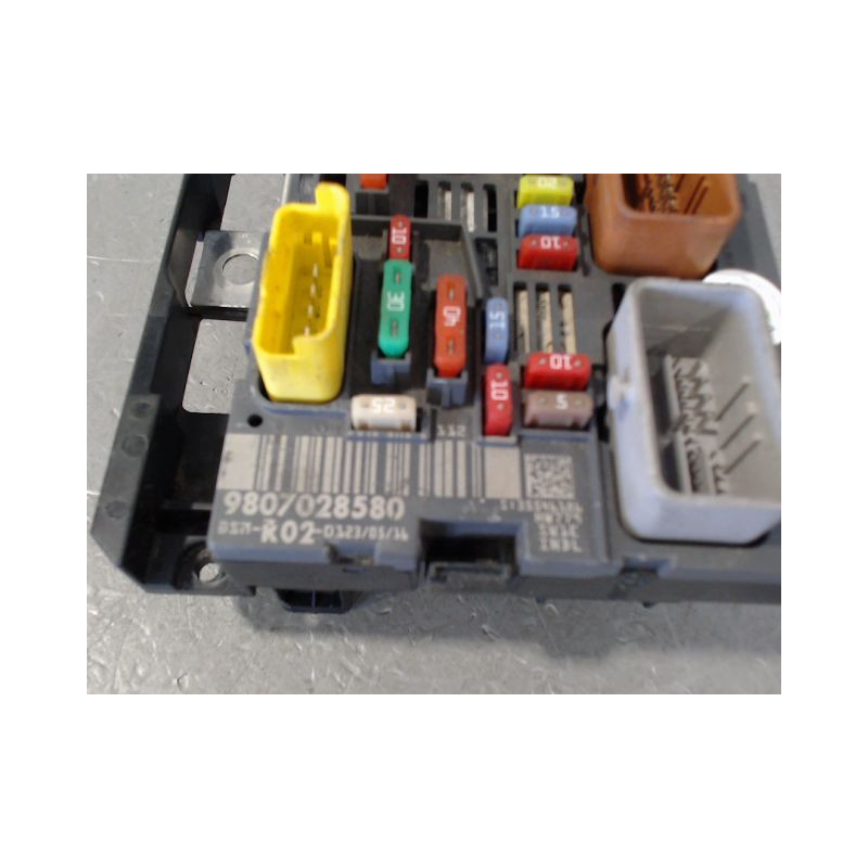 BOITE A FUSIBLES PEUGEOT 3008 BREAK I PHASE 2 2013-...