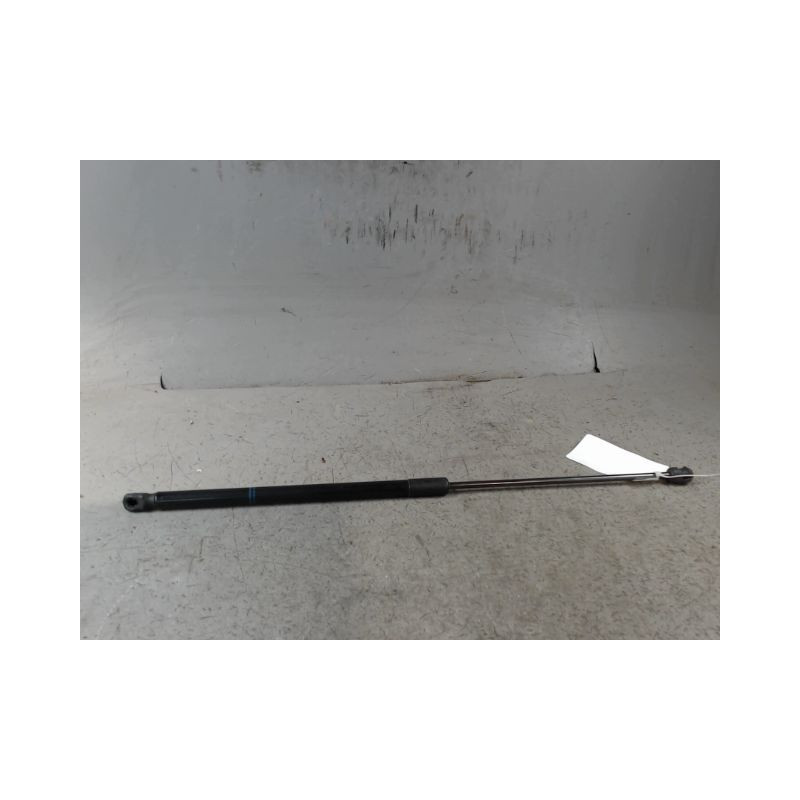 VERIN HAYON D OPEL CORSA