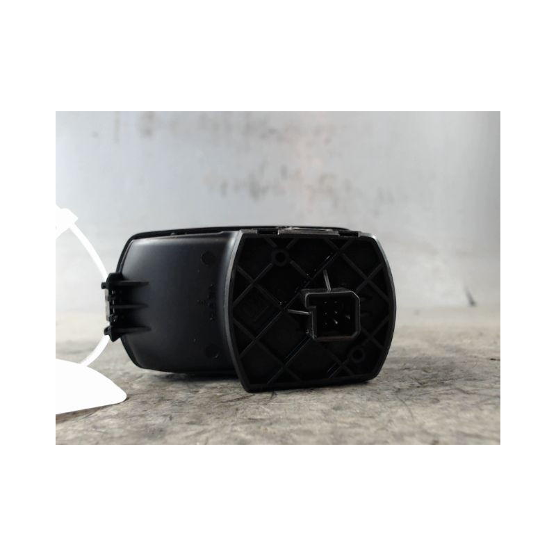COMMANDE LEVE-GLACE PORTE AVD OPEL CORSA