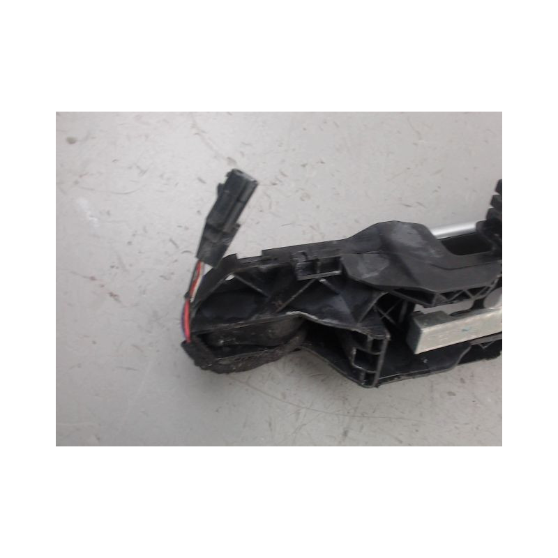 POIGNEE EXTERIEURE PORTE AVANT GAUCHE RENAULT MEGANE