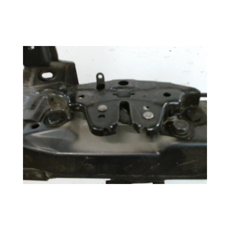 TRAVERSE SUPERIEURE ARMATURE AVANT NISSAN QASHQAI