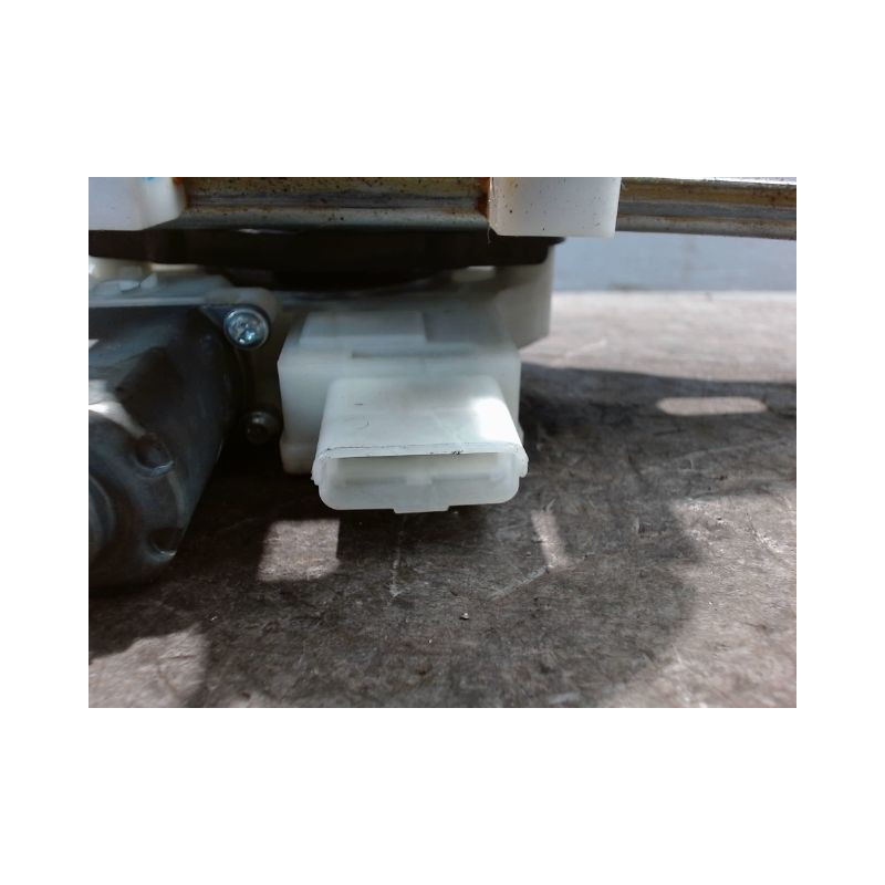 MECANISME+MOTEUR LEVE-GLACE ARRIERE DROIT NISSAN QHASQAI 2007-