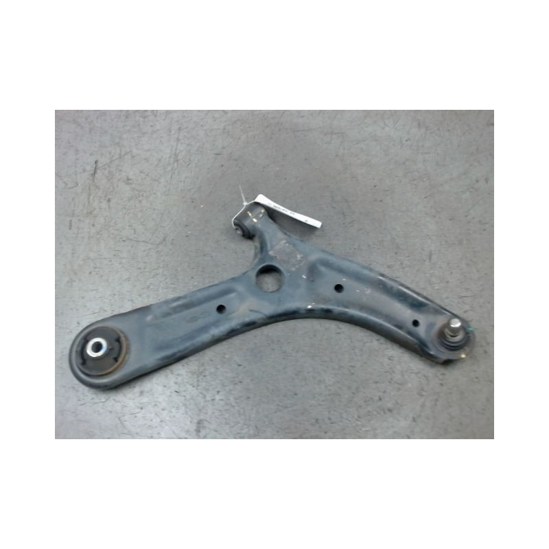 TRIANGLE INFERIEUR AVANT DROIT HYUNDAI I10