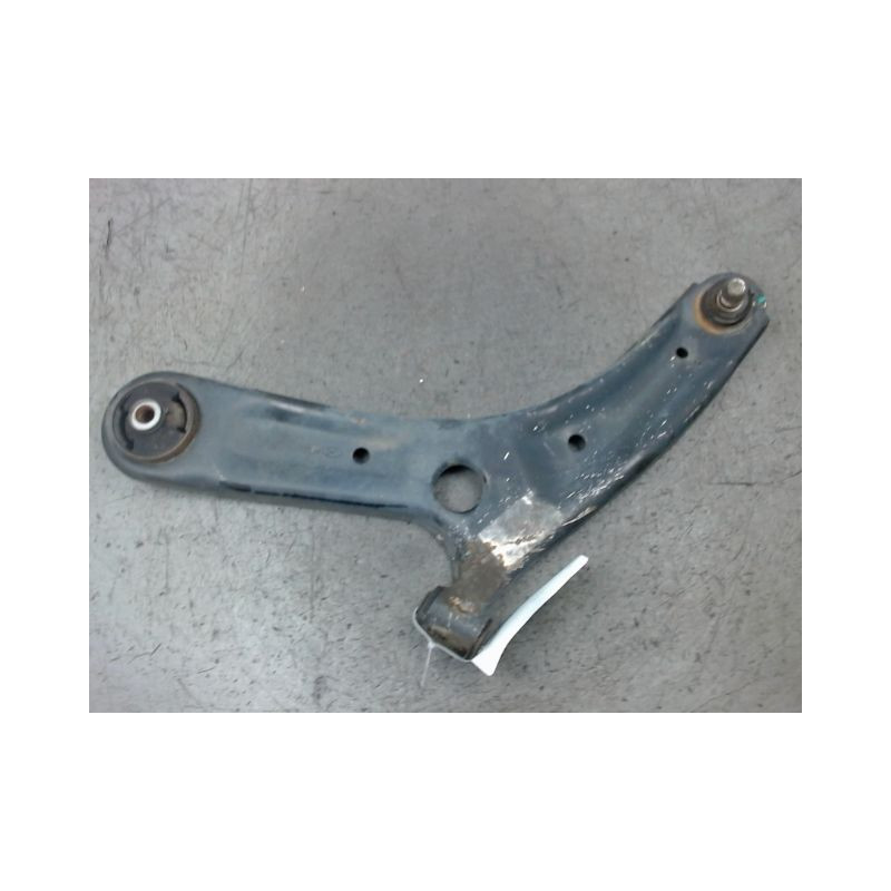 TRIANGLE INFERIEUR AVANT GAUCHE HYUNDAI I10