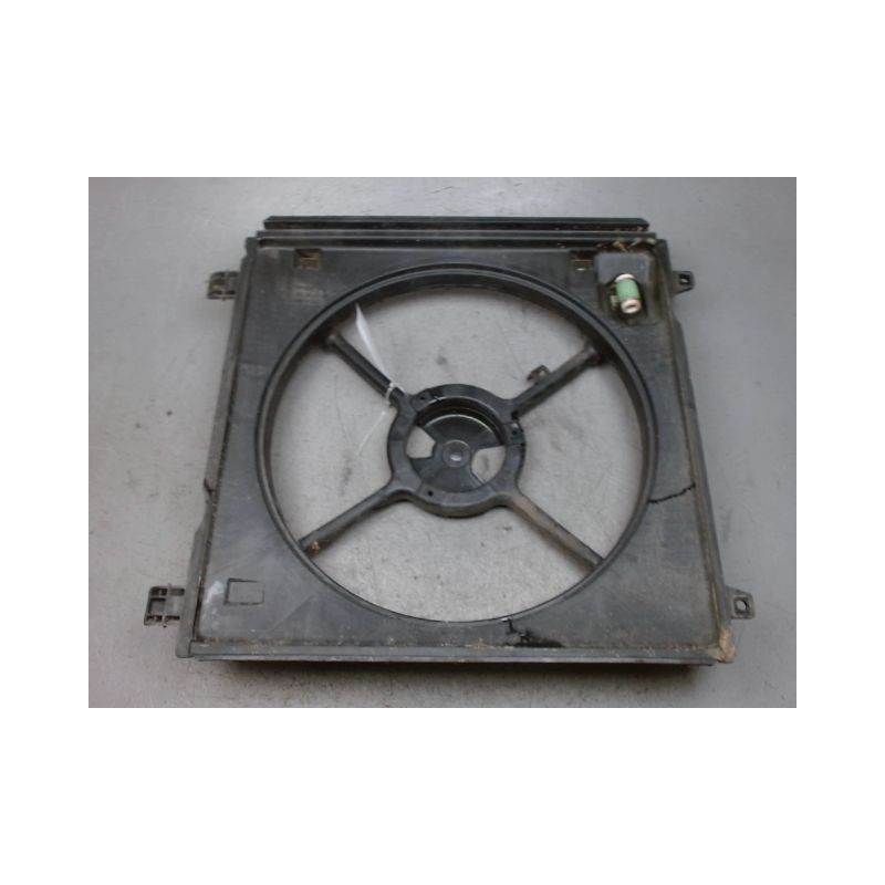 SUPPORT DE VENTILATEUR SSANGYONG TIVOLI