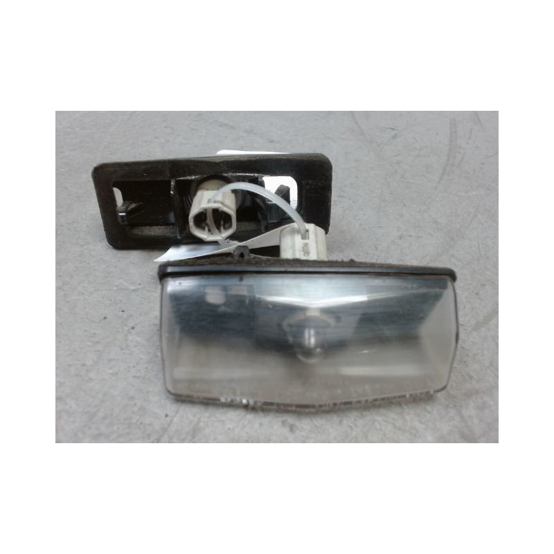 ECLAIREUR PLAQUE DE POLICE TOYOTA PRIUS 2004-