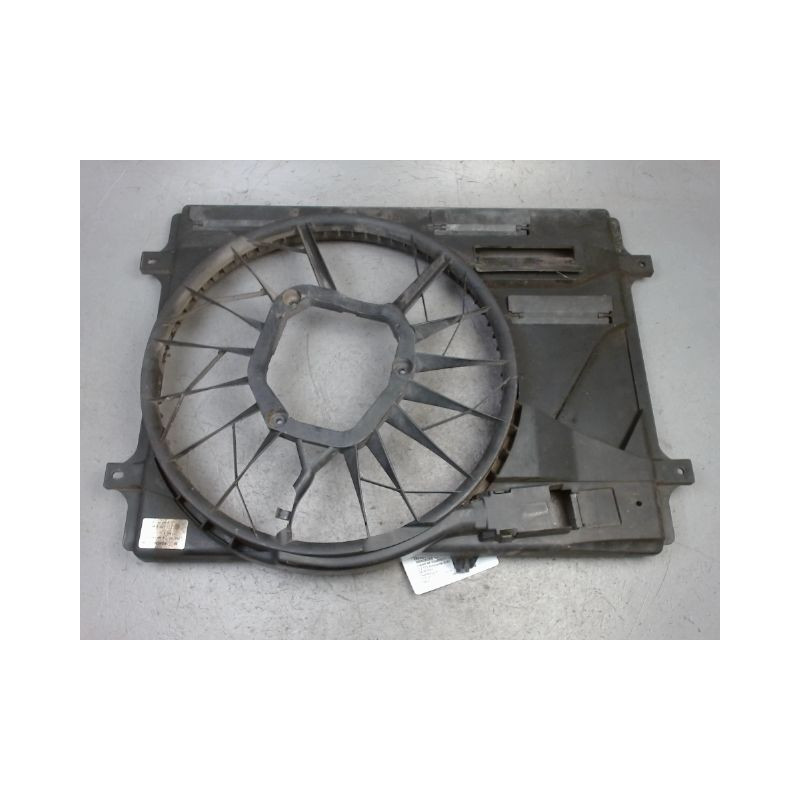 SUPPORT DE VENTILATEUR MERCEDES VIANO COMPACT