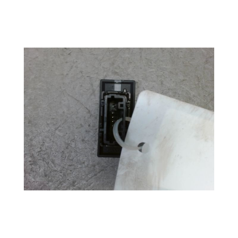BOUTON DE WARNING TOYOTA PRIUS
