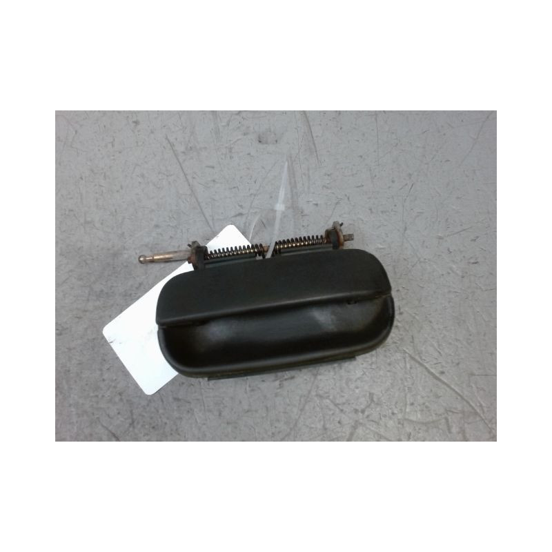 POIGNEE EXTERIEURE PORTE AVANT DROIT SKODA FELICIA 95-2000