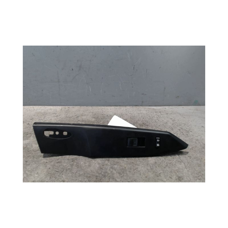 COMMANDE LEVE-GLACE PORTE AVD LEXUS CT200H