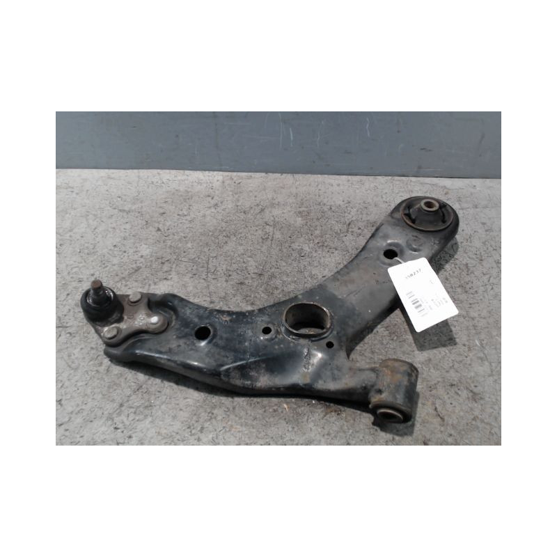 TRIANGLE INFERIEUR AVANT DROIT TOYOTA VERSO 2010-