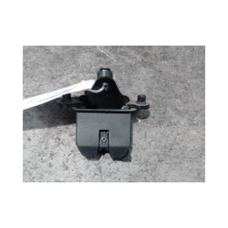 SERRURE HAYON  SKODA OCTAVIA 2000-