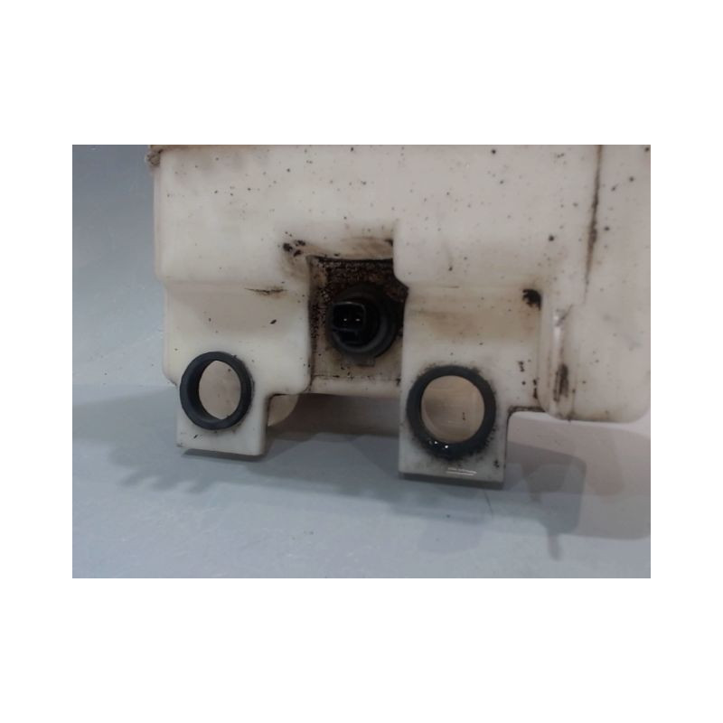 RESERVOIR LAVE-GLACE AVANT LEXUS RX