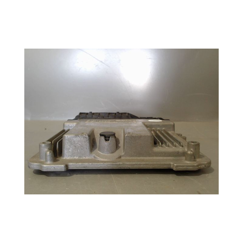 CALCULATEUR MOTEUR PEUGEOT 207