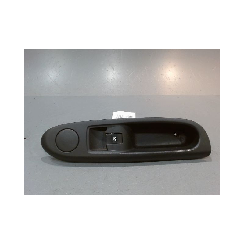 COMMANDE LEVE-GLACE PORTE AVD RENAULT CLIO