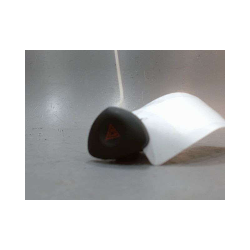 BOUTON DE WARNING RENAULT CLIO