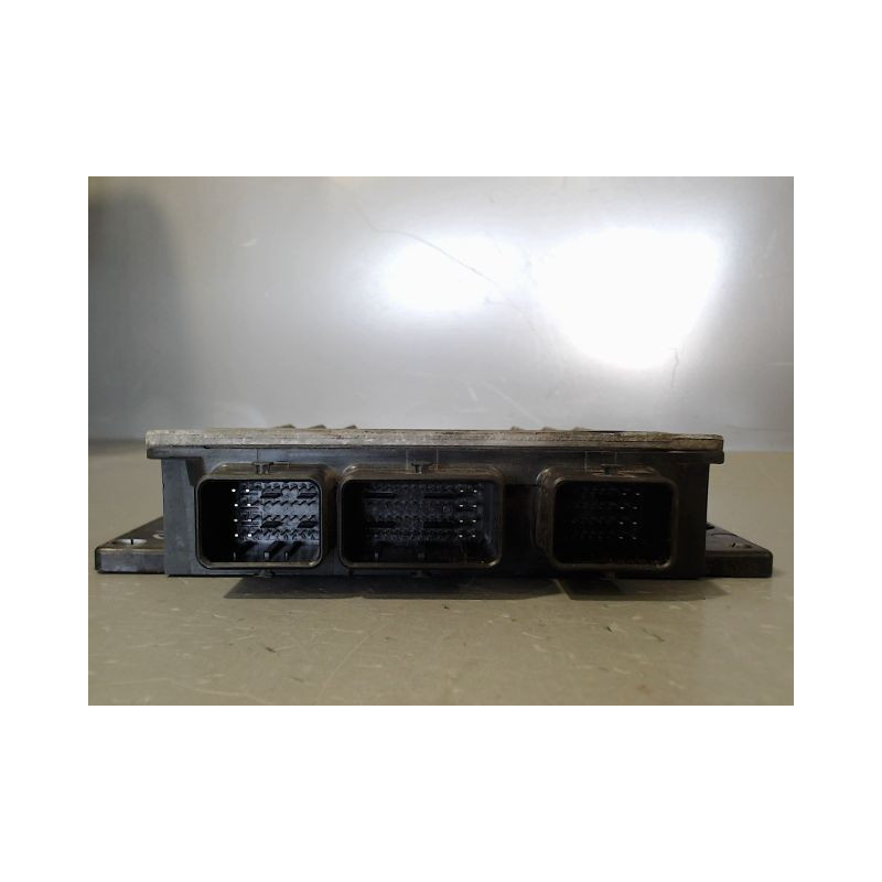 CALCULATEUR MOTEUR NISSAN MICRA