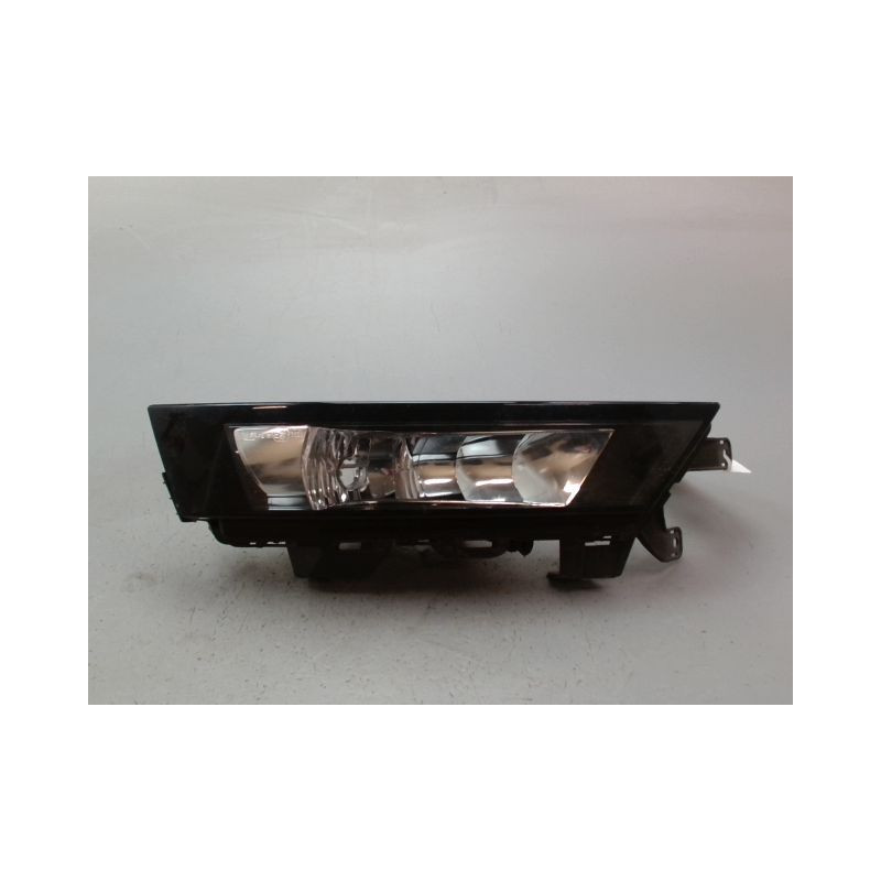 PHARE ANTIBROUILLARD AVANT DROIT SKODA RAPID