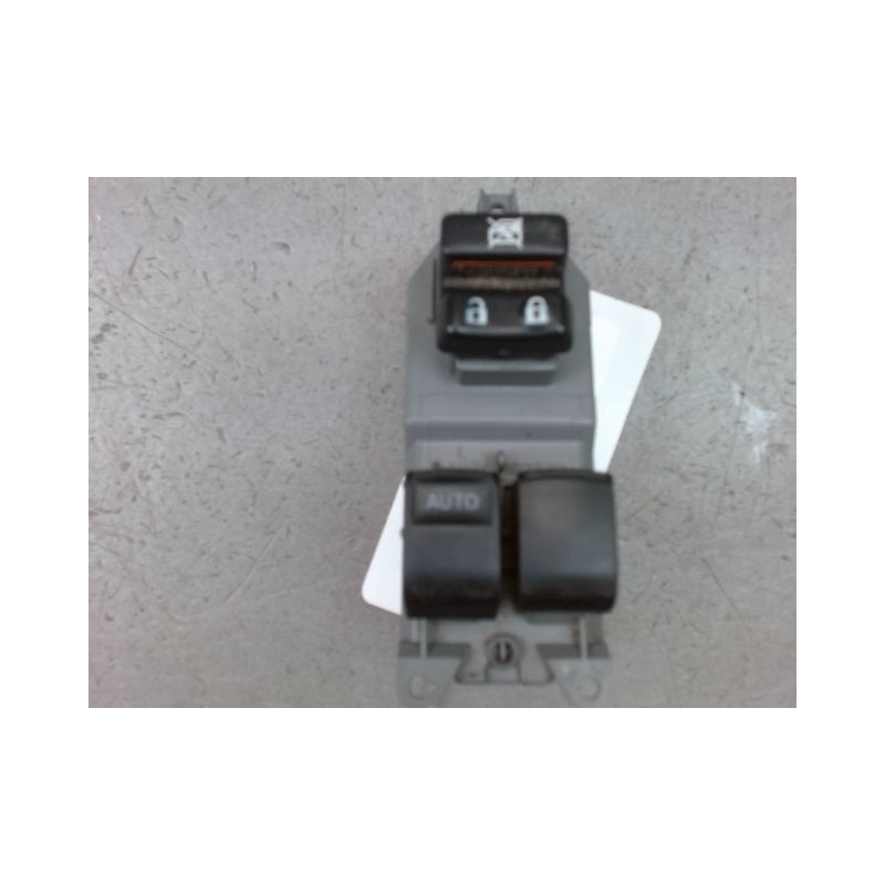 COMMANDE LEVE-GLACE PORTE AVG TOYOTA VERSO-S