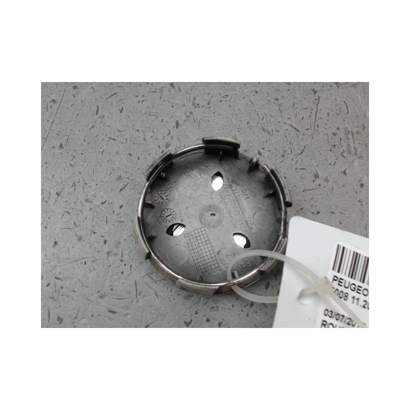 ENJOLIVEUR DE ROUE PEUGEOT 5008 2009-