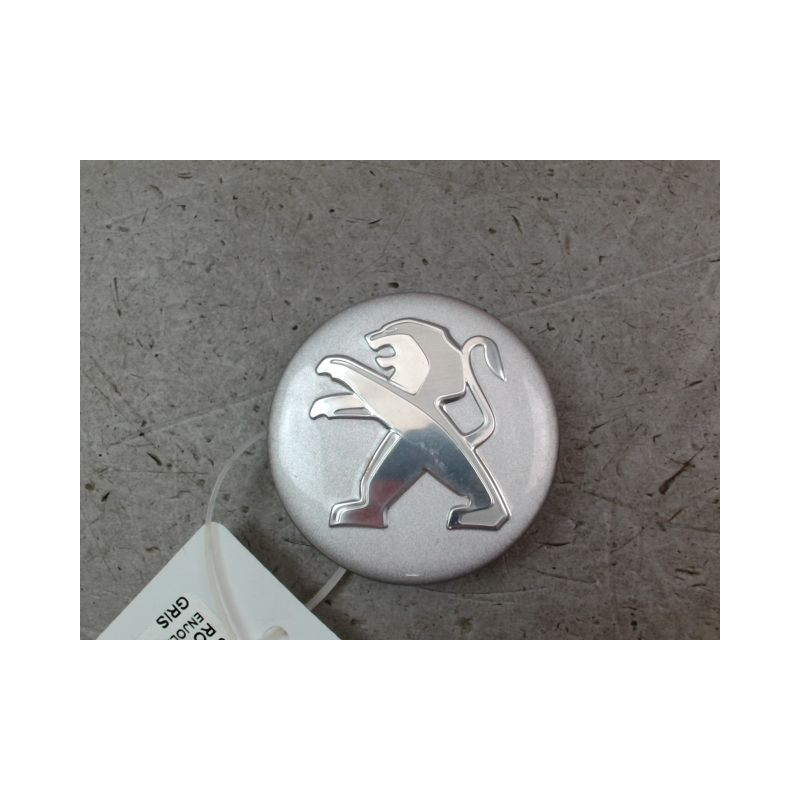 ENJOLIVEUR DE ROUE PEUGEOT 5008 2009-