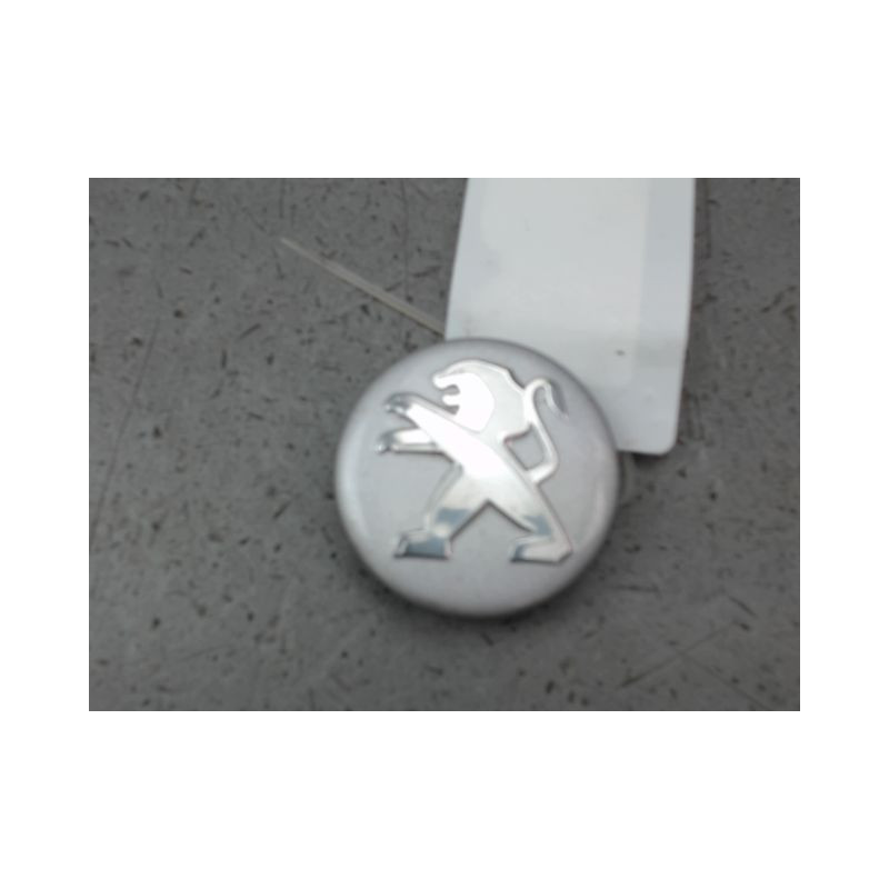 ENJOLIVEUR DE ROUE PEUGEOT 5008 2009-