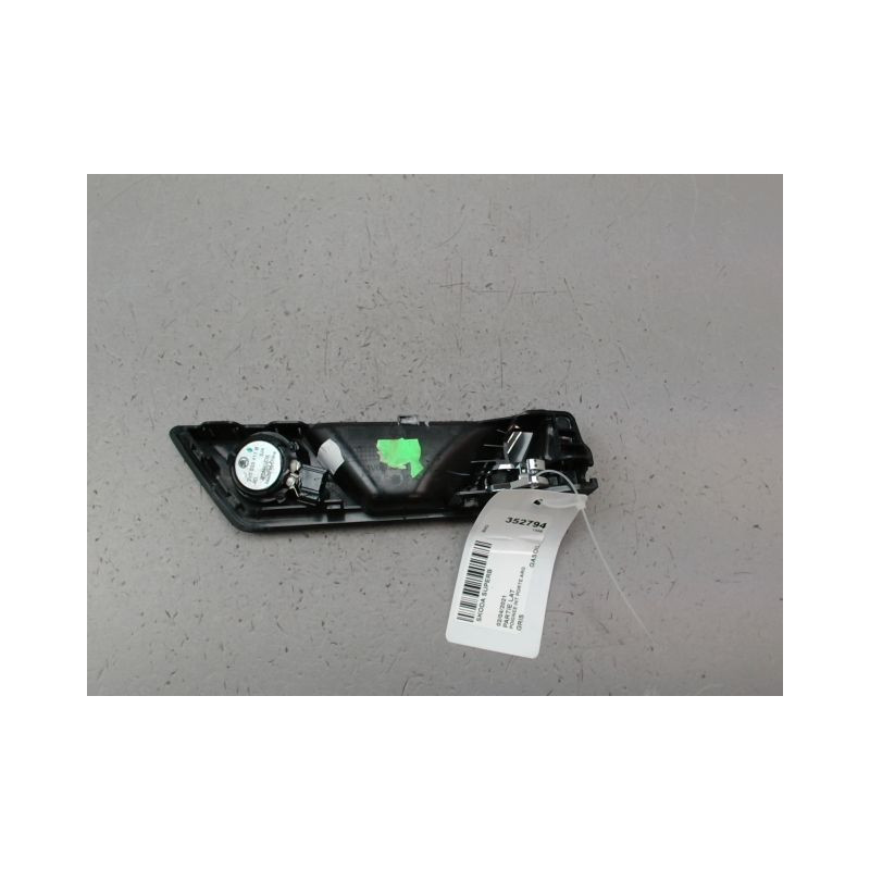 POIGNEE INTERIEURE PORTE ARRIERE GAUCHE SKODA SUPERB