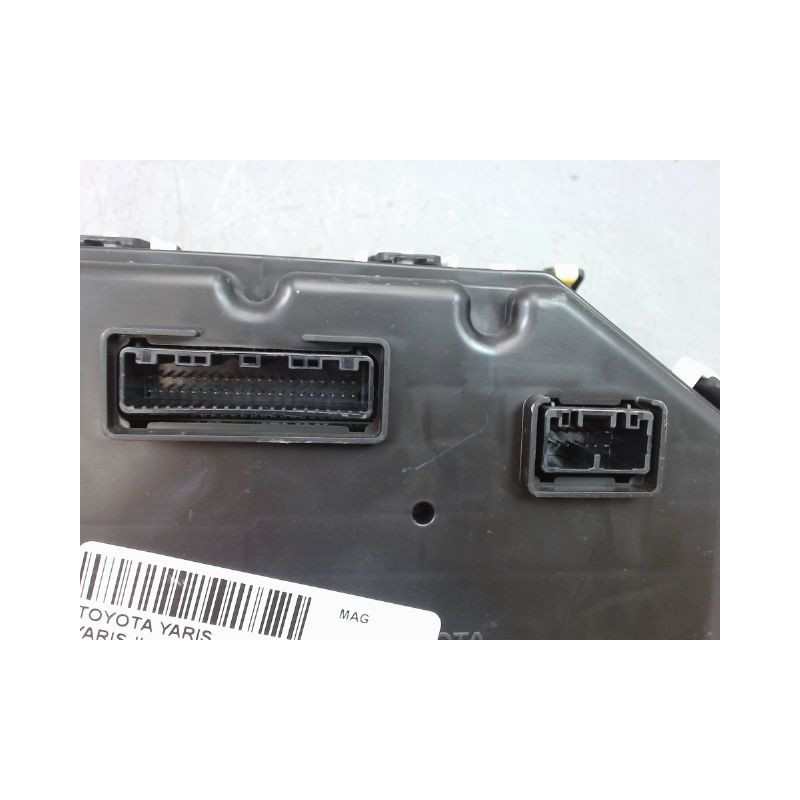 BLOC COMPTEURS TOYOTA YARIS II 2010-