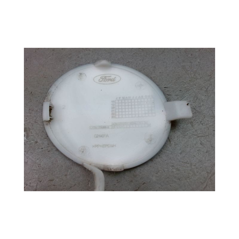 OBTURATEUR COUVRE CROCHET DE BOUCLIER AV FORD PUMA