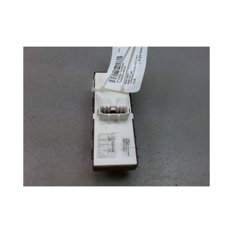 COMMANDE LEVE-GLACE PORTE AVG HYUNDAI TUCSON -04