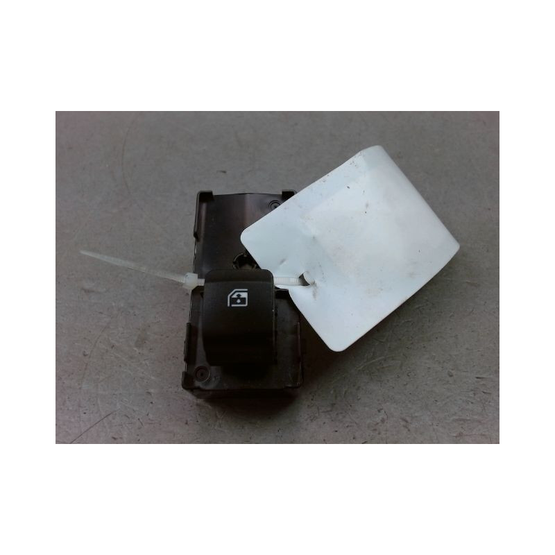 COMMANDE LEVE-GLACE PORTE AVD HYUNDAI TUCSON -04