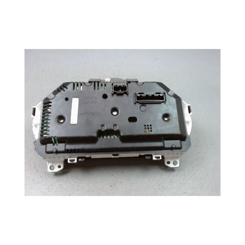BLOC COMPTEURS TOYOTA YARIS 2005-