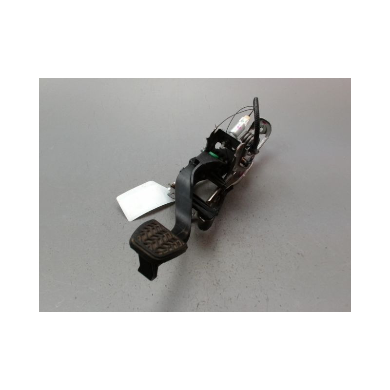 PEDALE EMBRAYAGE TOYOTA YARIS 2005-