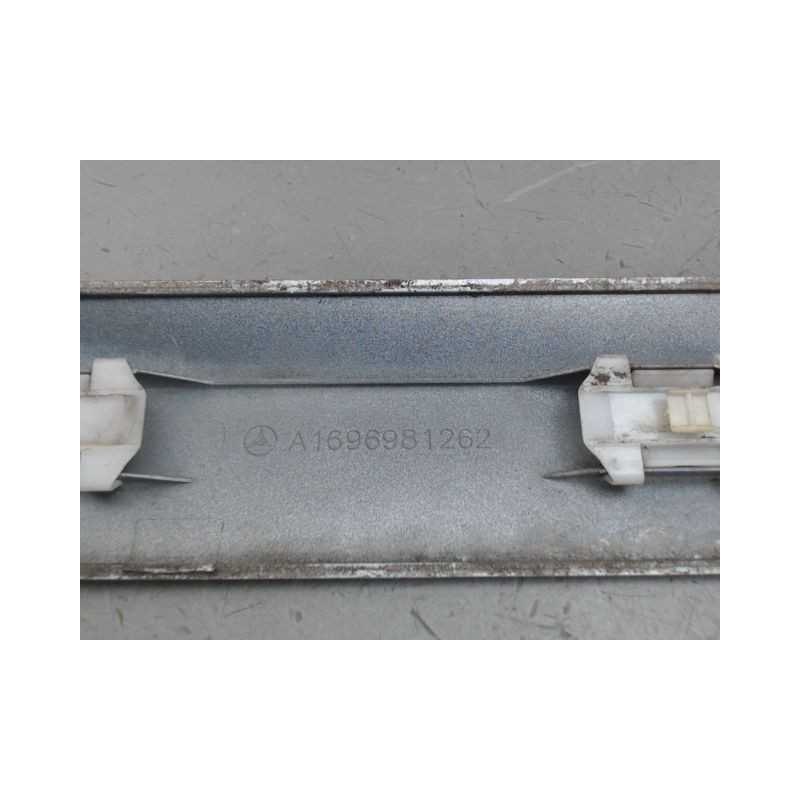 PROTECTION PORTE ARRIERE DROIT MERCEDES CLASSE B