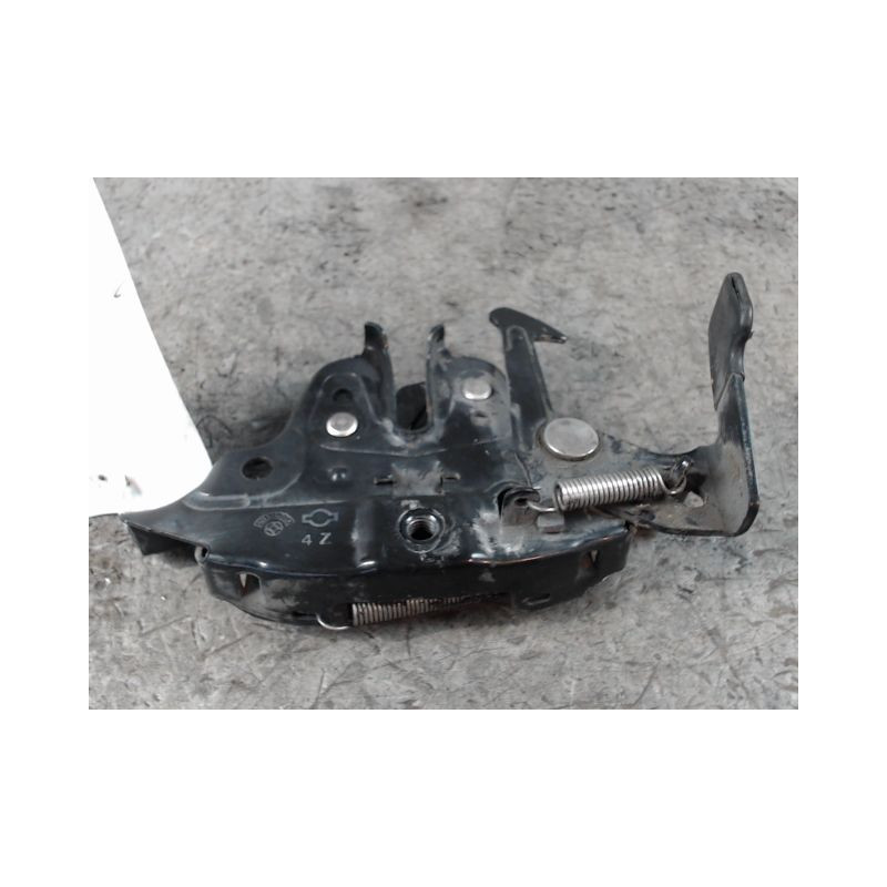 SERRURE CAPOT NISSAN NV200