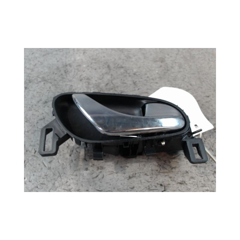 POIGNEE INTERIEURE PORTE AVANT DROIT NISSAN QHASQAI 2007-