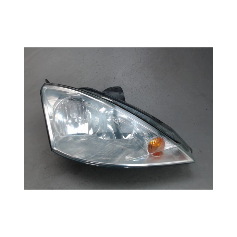 PHARE DROIT FORD FOCUS