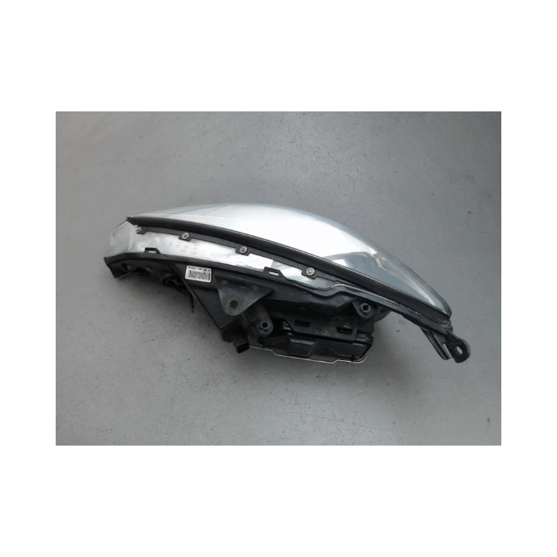 PHARE DROIT FORD FOCUS