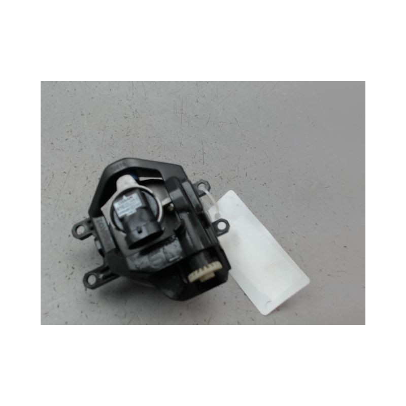 PHARE ANTIBROUILLARD AVANT GAUCHE TOYOTA RAV4 2003-
