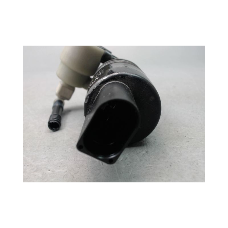 POMPE LAVE-GLACE AVANT VOLKSWAGEN GOLF VI 2008-2013