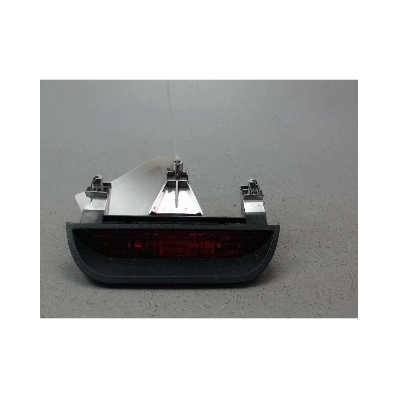 FEUX STOP SUPPLEMENTAIRE DACIA DUSTER BREAK Phase 1 2010-2013